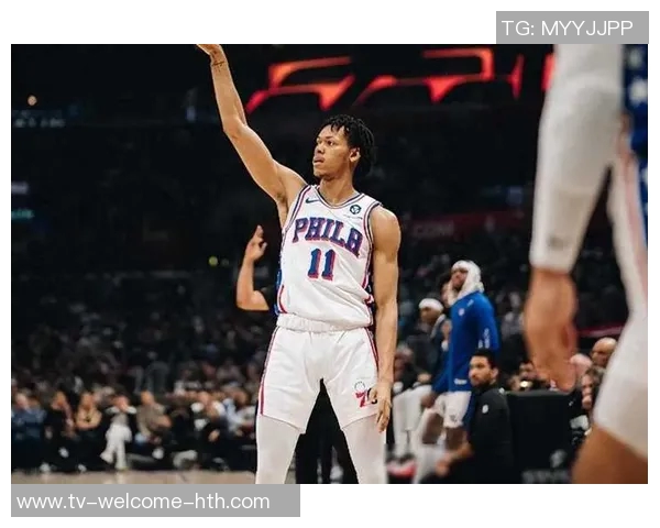 恩比德半场表现抢眼11中7砍下15分5板2助助球队首节领先 恩比德半场表现抢眼11中7砍下15分5板2助助球队首节领先