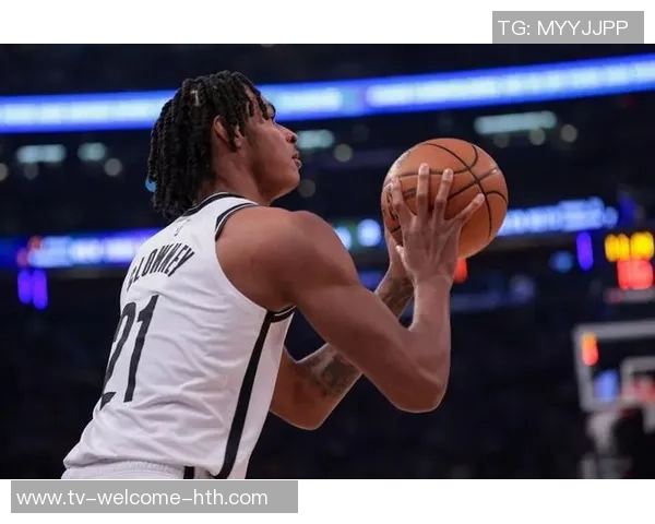 克洛尼表现不佳17投仅4中三分球命中率低迷助攻与篮板难掩失利